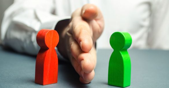 Diacheirisi Sygkrousewn Stin Omada 585x306